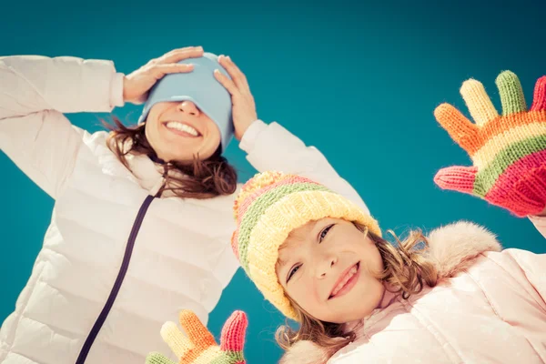 Happy family in winter — Stock Photo, Image