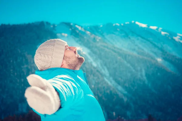 Svobody zimní horské muž — Stock fotografie