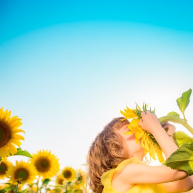 Bahar alanına çocuk