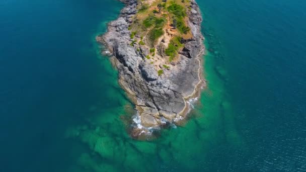 プーケットタイ ドローンの風景空中からの眺め陸の風景と海岸の風景マークPhrom Thep Cape Rawai プーケット プーケット 2021年1月 — ストック動画