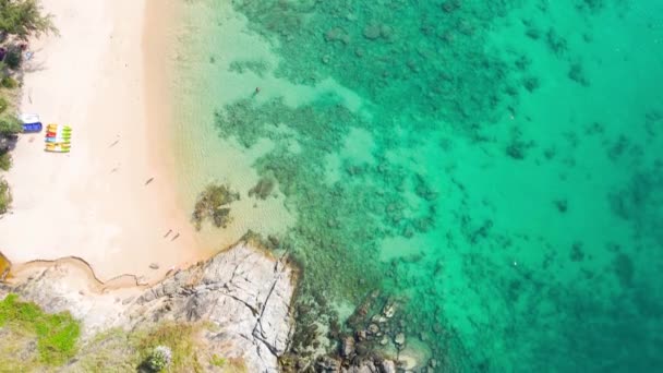 Vista Aérea Turquesa Mar Blanco Arena Playa Espacio Copia Vista — Vídeo de stock