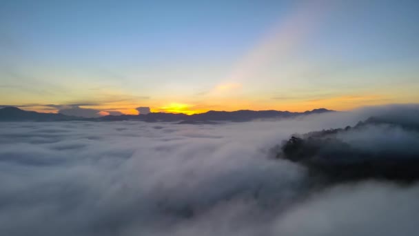 Вид Повітря Вранці Схід Сонця Хмарні Рухи Ранковому Небі Море — стокове відео