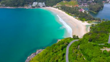 Covid-19 'dan sonra seyahat. Tayland 'ın güneyinde deniz. Phuket Tayland. Tropik hava manzaralı okyanus manzarası. Cora su altında. Covid-19 'dan sonra yeni normal.