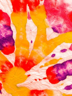 Hippi Batic. Canlı Haight San Francisco Swatch. Özgürlük Girdabı 'nı bağladı. Boho Boyalı Kıyafetler. Reggae Suluboya Efekti. Turuncu ve kırmızı kravat boyalı arka plan. Psikedelik Girdap Tekstili.