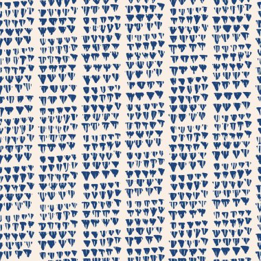 Boyalı üçgen geometrik, dikişsiz desen. Geometrik baskı dokusu. Organik suluboya doğal fayanslar. Çizgili Japon pamuğu geçmişi. Indigo Mayo Shibori kumaşı. Organik yatak izi.. 