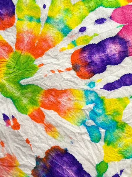 Hippi Batic. Canlı Haight San Francisco Swatch. Boya sarmalı arka plan. Özgürlük Girdabı 'nı bağladı. Boho Boyalı Kıyafetler. Reggae Suluboya Efekti. Psikedelik girdap tekstili. Mavi, Kırmızı ve Sarı