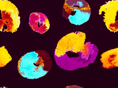 Canlı Sakura ve Jasmine Print. Biyo Jasmin Kusursuz Şablon. Klasik Mavi ve Lush Lav Kırmızısı Ayurveda deseni. Suluboya Turuncu Çiçek ve Yapraklar. Yaz Vintage Arkaplanı.