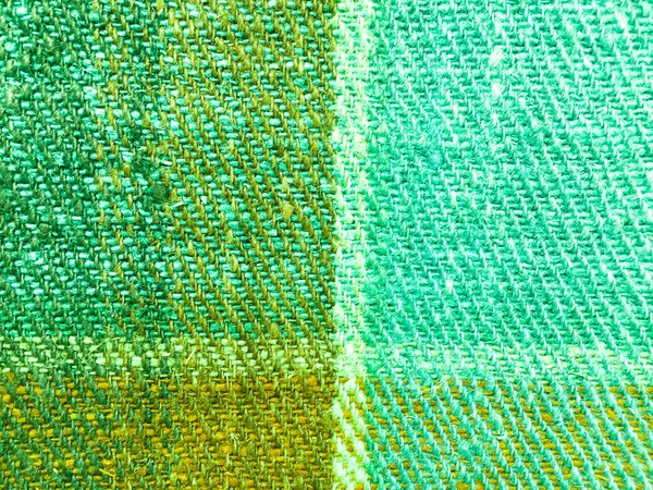 Belorus Tekstil. Geleneksel Belorus Yazıcısı. Geometrik Arkaplan. Klasik Etnik Motif. Beyaz El yapımı Kumaş. Yeşil ve Aqua Menthe Nakış Tasarımı. Keten Giysi Arkaplanı.