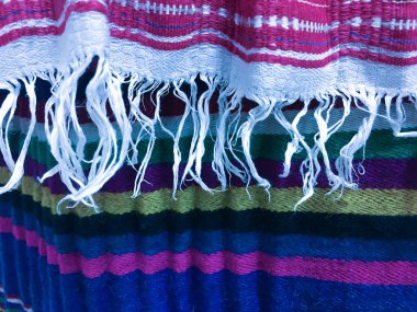 Nakış tasarımı. Evet. Keten Giysi Arkaplanı. Klasik Etnik Motif. Beyaz El yapımı Kumaş. Klasik Mavi ve İndigo Geometrik Arkaplan. Belorus Tekstil. Geleneksel Belorusça Yazdırma.