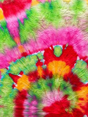 Boya sarmalı arka plan. Özgürlük Girdabı 'nı bağladı. Boho Boyalı Kıyafetler. Reggae Suluboya Efekti. Mavi, Kırmızı ve Sarı Hippi Batic. Canlı Haight San Francisco Swatch. Psikedelik Girdap Tekstili.