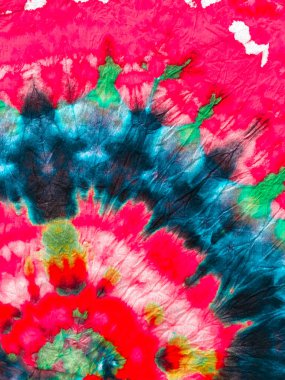 Psikedelik girdap tekstili. Boya sarmalı arka plan. Özgürlük Girdabı 'nı bağladı. Boho Boyalı Kıyafetler. Reggae Suluboya Efekti. Hippi Batic. Canlı Haight San Francisco Swatch. Kırmızı ve İndigo