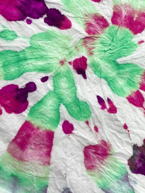 Özgürlük Girdabı 'nı bağladı. Boho Boyalı Kıyafetler. Reggae Suluboya Efekti. Boya sarmalı arka plan. Psikedelik girdap tekstili. Hippi Batic. Canlı Haight San Francisco Swatch. Yeşil ve Kırmızı