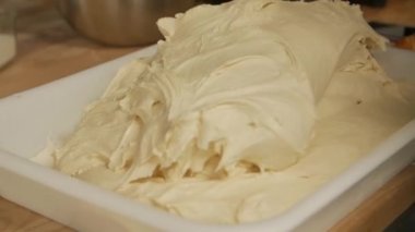 Fırında Çiğ Hamur.