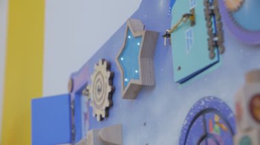 Çocuklar Meşgul Masası