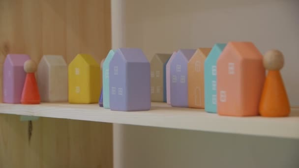 Drewniane domy zabawki — Wideo stockowe