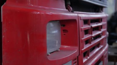 Eski Kamyon Gövdesi