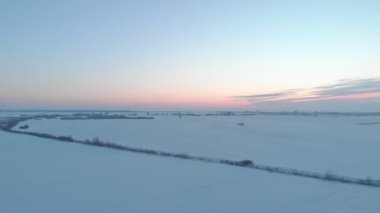 Gün batımında Kar Tarlaları