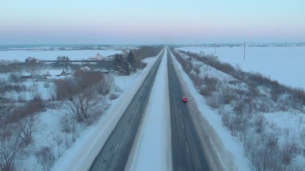 Rode auto rijden Winter Road — Stockvideo