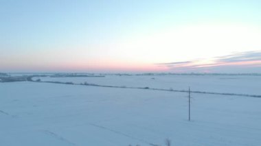 Gün batımında Kış Sahası