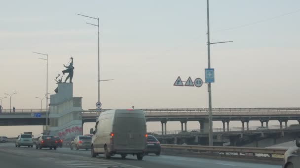 Metro Puente vista desde el coche — Vídeos de Stock