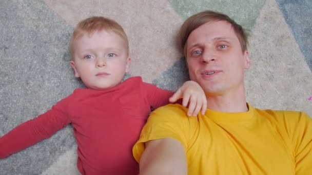 Man With Boy Selfie Video — Stok Video