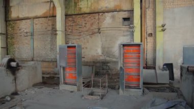 Eski Elektrik Anahtarı Kutusu