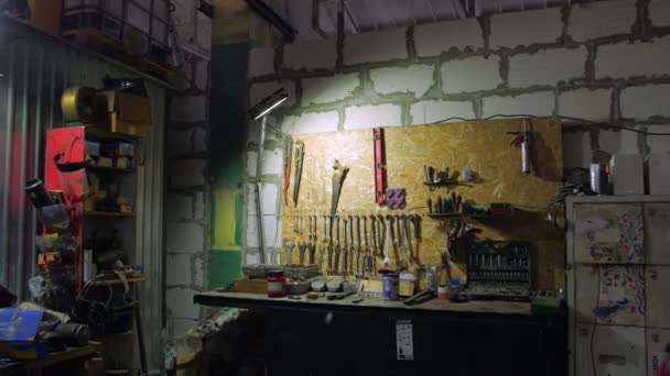 Μηχανικά εργαλεία στον τοίχο — Αρχείο Βίντεο