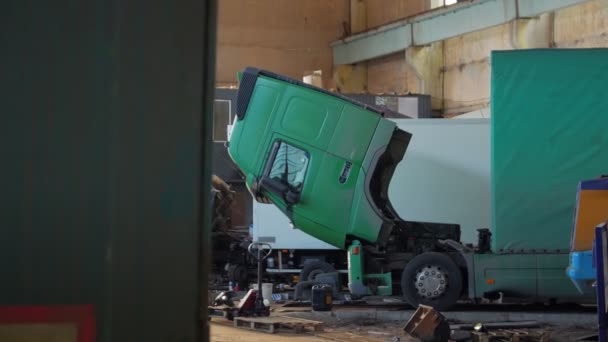 Camion alla stazione di servizio — Video Stock