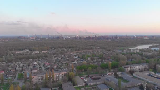 Yoksul Şehir ve Hava Emisyonları — Stok video