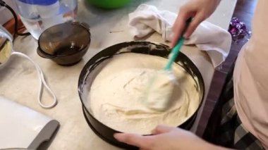 Pasta Pişiren Kadın