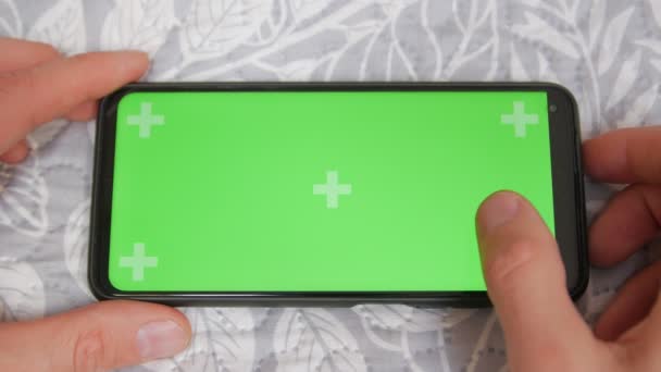 Dedos Smartphone pantalla verde — Vídeos de Stock