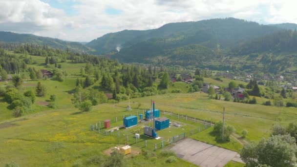 Газова станція в горах — стокове відео