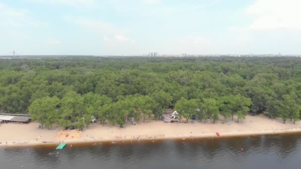 Ciudad playa y bosque — Vídeos de Stock