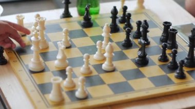 Satranç Oyunu Hareketleri