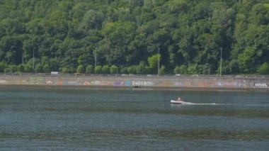 Lastik Motorlu Tekne