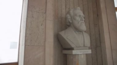 Bilim adamlarının anıtları