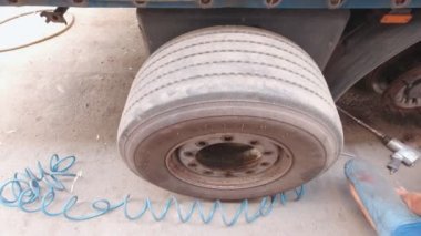 Kamyon Lastiği Sığdırma