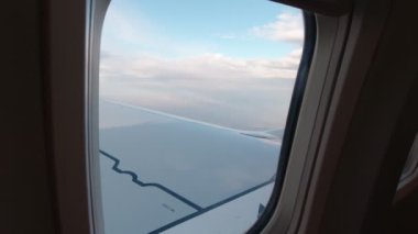 Uçaktan Gökyüzü Penceresi