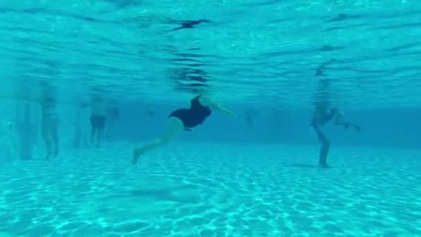 People Pool Underwater — Stockvideo