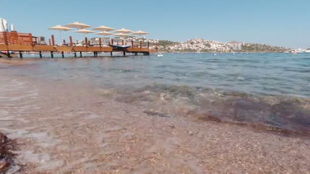 Vågor på stranden — Stockvideo