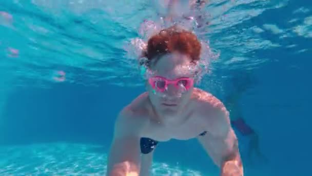 Selfie subacqueo nuotatore — Video Stock