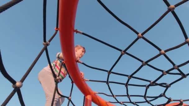 Fata Ropes Alpinism — Videoclip de stoc