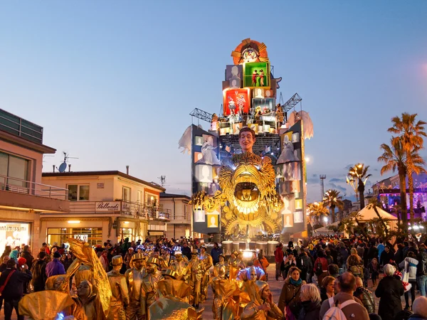 VIAREGGIO, ITALY - March 12:   allegorical float  at Viareggio C — Stock Photo, Image