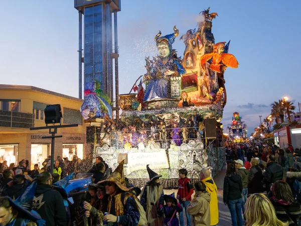 VIAREGGIO, ITALY - March 12:   allegorical float  at Viareggio C — Stock Photo, Image