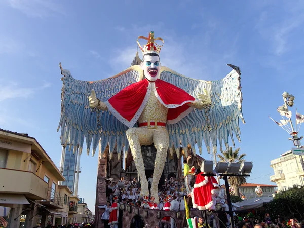 VIAREGGIO, ITALIA - 23 DE FEBRERO: carroza alegórica de Freddie M — Foto de Stock