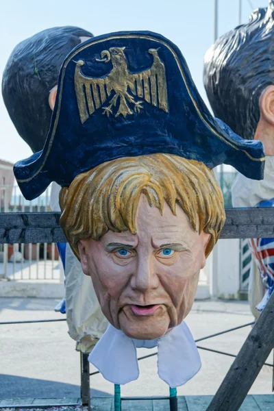 Viareggio, İtalya - 2 Şubat: alegorik maskesi Alman prim için