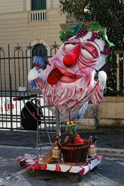VIAREGGIO, ITALY - FEBRUARY 2:   allegorical float at Viareggio — Stock Photo, Image