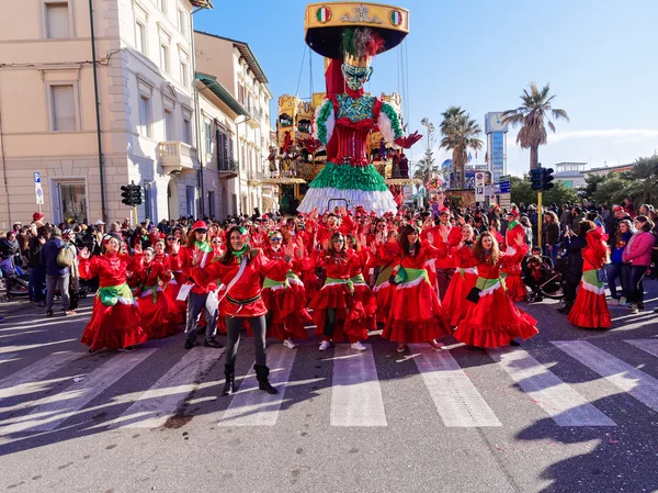 VIAREGGIO, ITALY - FEBRUARY 2:   allegorical float at Viareggio — Stock Photo, Image