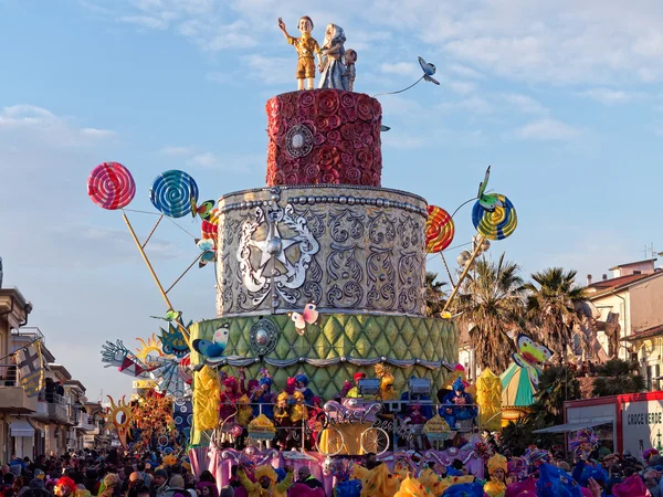 VIAREGGIO, ITALY - FEBRUARY 2:   allegorical float at Viareggio — Stock Photo, Image