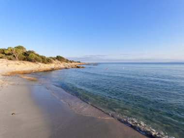 Ben manzara cala ginepro Beach orosei Sardunya Körfezi'nde
